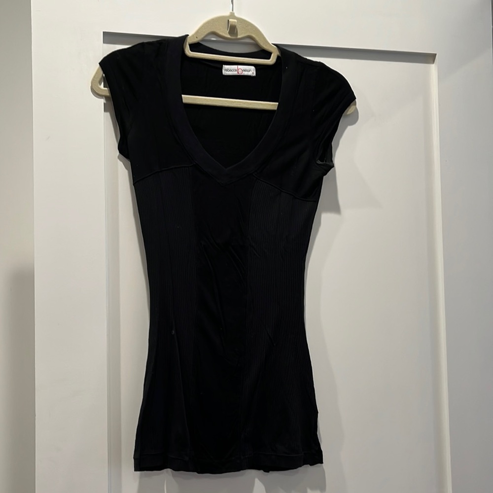 Rebecca beeson black v neck shirt